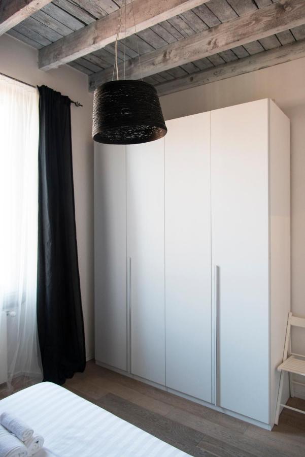 Youhosty - Correggio 12 Milano Eksteriør billede